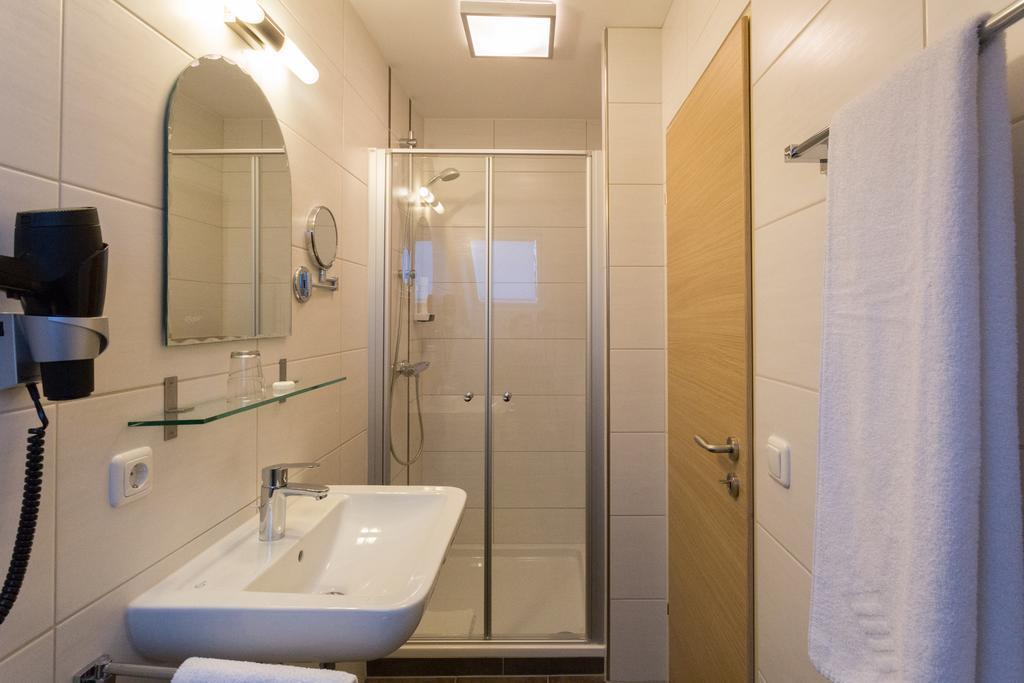 Landhotel Graetz Emmering  Ngoại thất bức ảnh